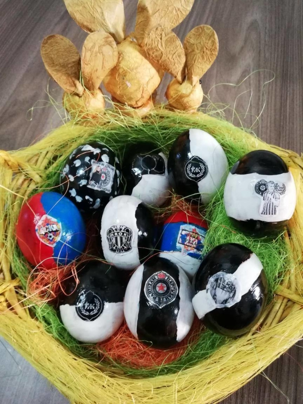 Kreativnost Partizanovih navijača preneta na uskršnja jaja (FOTO)