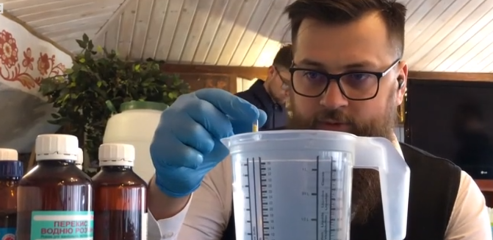 Ukrajinski sveštenici prave lek za borbu protiv koronavirusa!