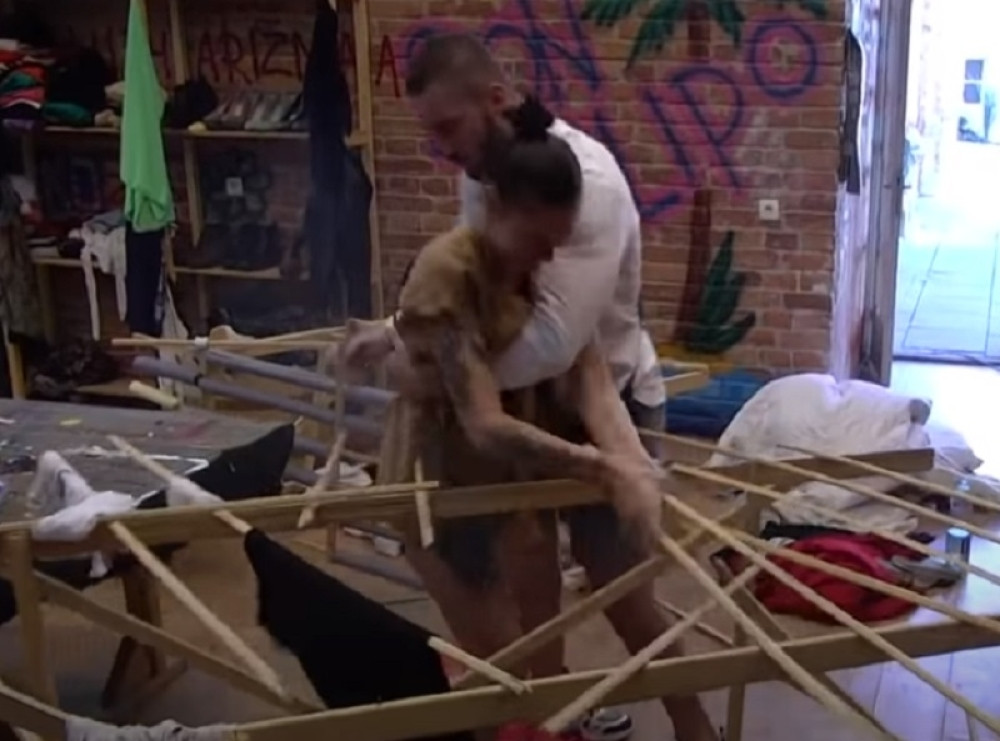 Momentalna diskvalifikacija!? Mina opalila šamarčinu Mensuru: Poludela, bacala sve na šta je naišla! (VIDEO)