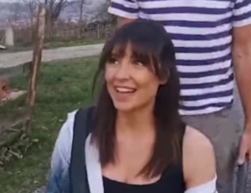 Dragana Mićalović zaigrala u spotu poznate grupe, ali nije sama, mnogi su joj se priduržili da pošalju poruku ljubavi!