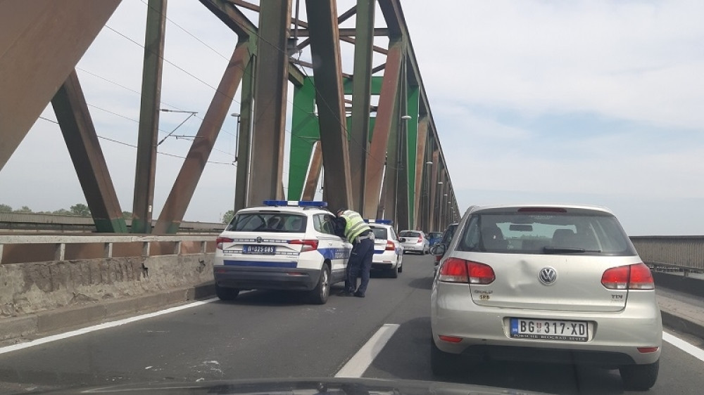 Lančani sudar na Pančevačkom mostu (FOTO)
