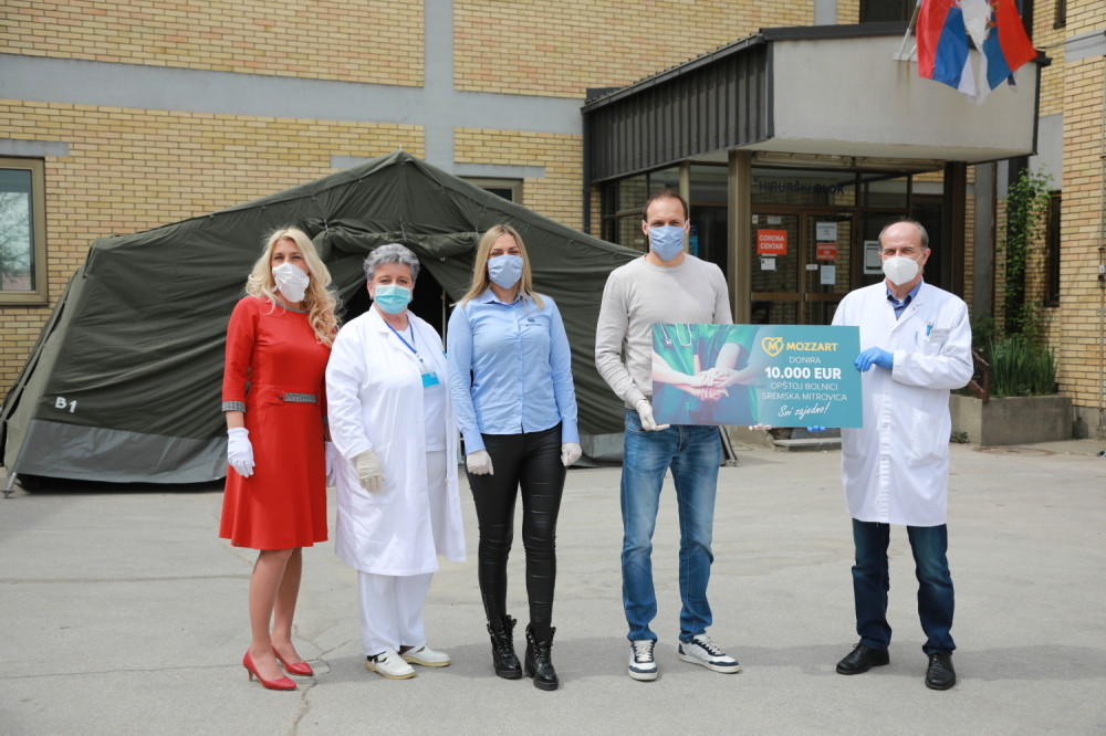 Mozzart i Igor Rakočević uručili donaciju Opštoj bolnici u Sremskoj Mitrovici