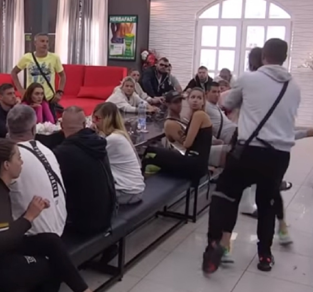 Luna napustila Belu kuću! (VIDEO)