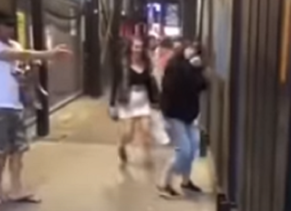 Rasistički napad u Melburnu, akteri - devojke