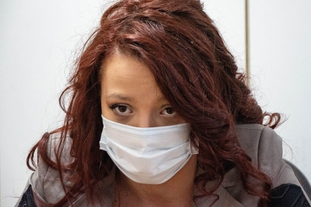 Pljunuo me je u lice, iako možda ima koronu, a onda mi je pesnicom razbio nos, pala sam...(VIDEO)