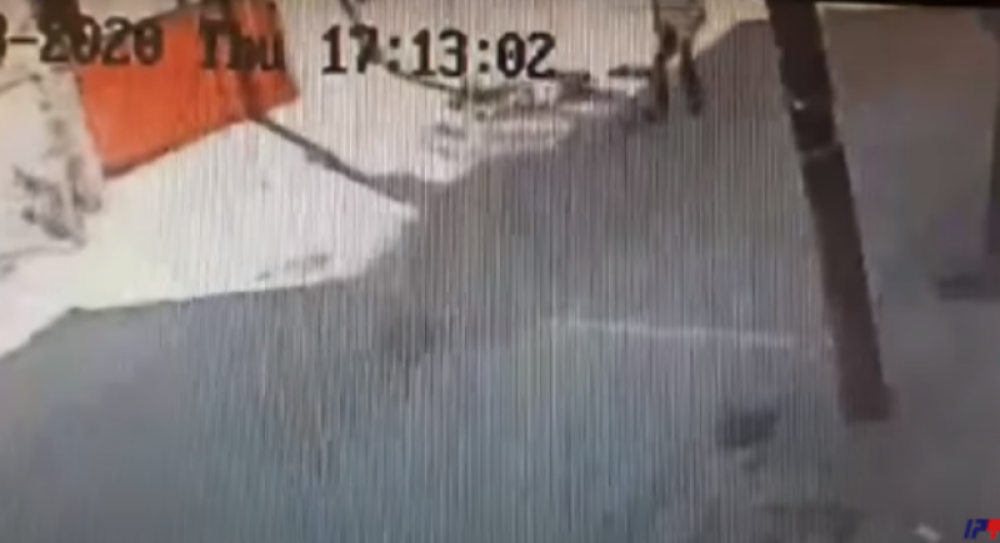 U Vranju napali ženu nožem i oteli joj torbu (VIDEO)