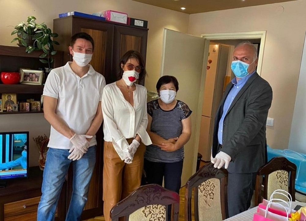 Trojke se rodile na drugi dan Vaskrsa! Perić i Jeremić: Stefanu, Luki i Nikoli stiže pomoć za bolju budućnost! (FOTO)