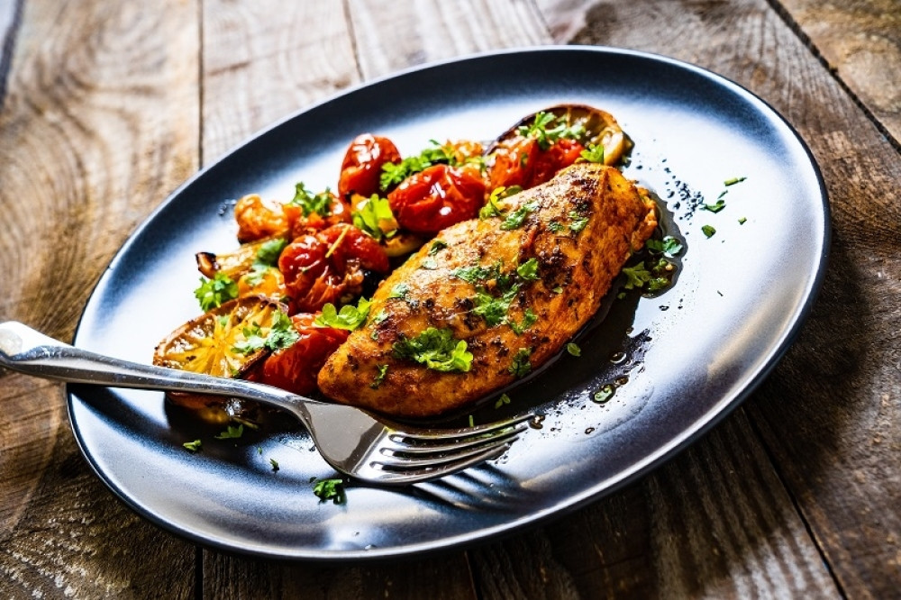 Piletina grape sa crnim lukom