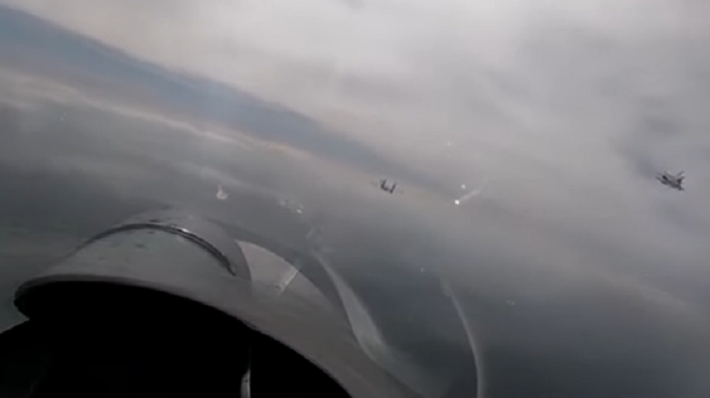 Zastrašujući zvuk sa neba, nalik na eksploziju, zatresao Pariz