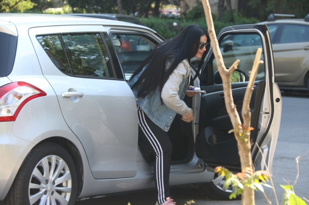 Indi nakon prekršaja pobegla od policije: Protiv pevačice podneto 5 prijava!