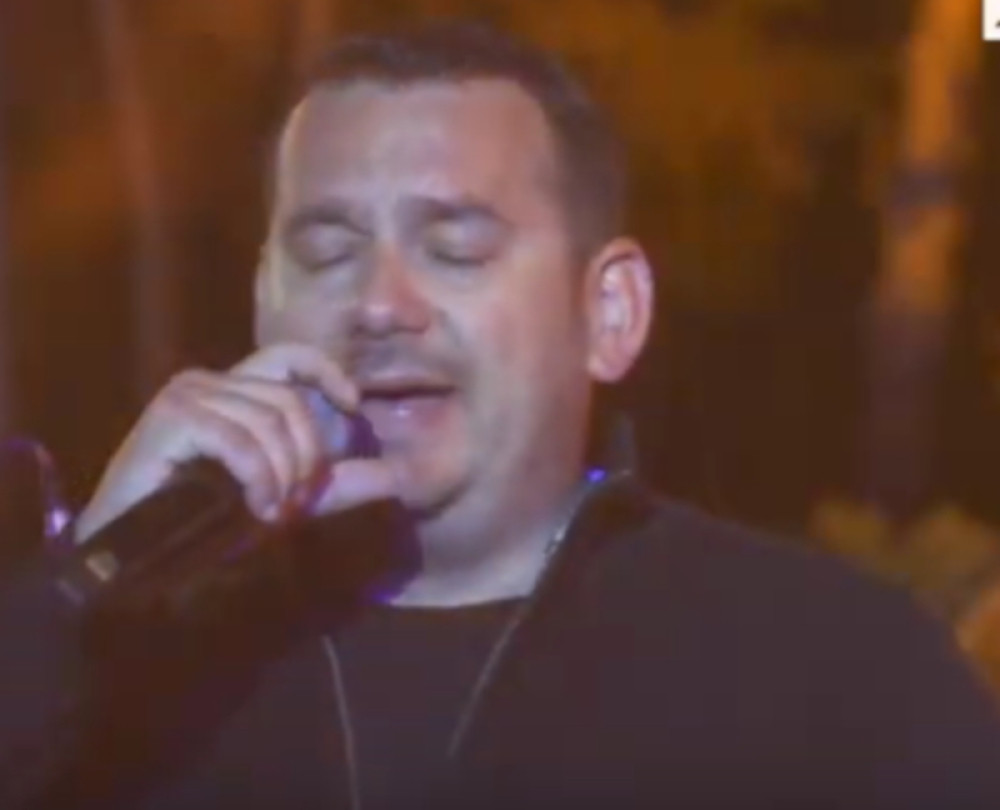 (VIDEO) Peđa Medenica održao koncert za pamćenje na trgu, a onda mu se pridružila poznata pevačica!