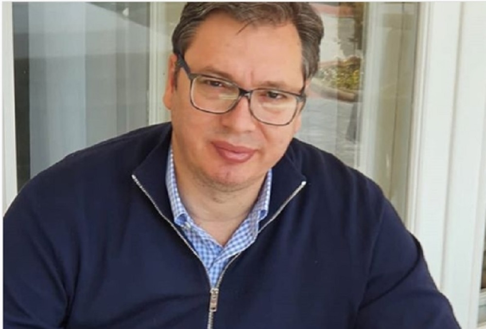 Oglasio se predsednik Vučić: Vraćamo se! (FOTO)