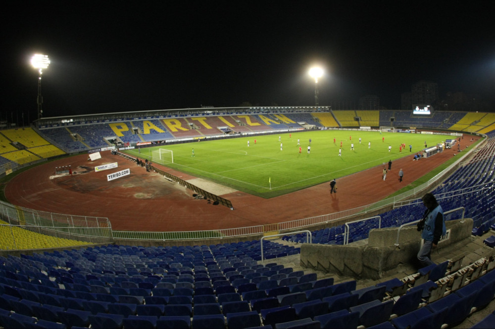 Crno-beli poručili: Bravo za dvostruke aršine! (FOTO)