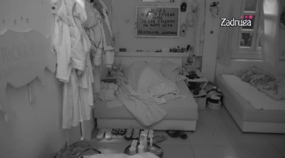 Stefan Karić i Ivana Šopić polomili krevet tokom se*sualnog čina (NECENZURISAN VIDEO 18+)