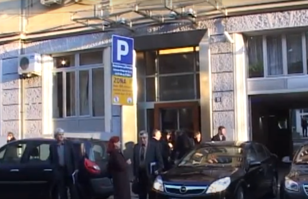 Svi privrednici moraju samo da urade dve važne stvari i dobiće pomoć države!