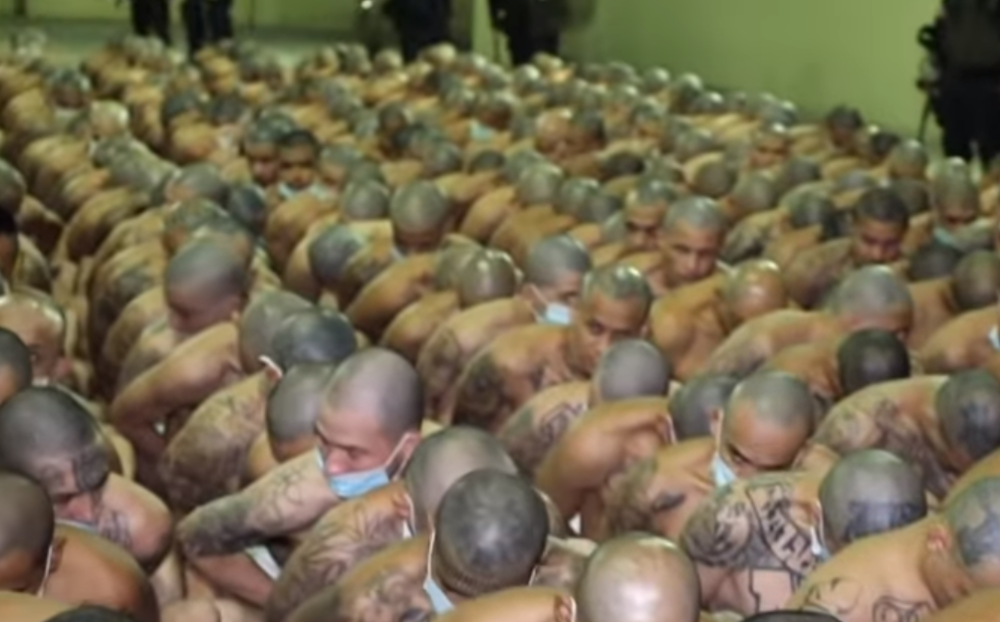 Predsednik aktivirao "smrtonosnu silu" posle pokolja u karantinu: Imate pravo da ih ubijate (FOTO, VIDEO)