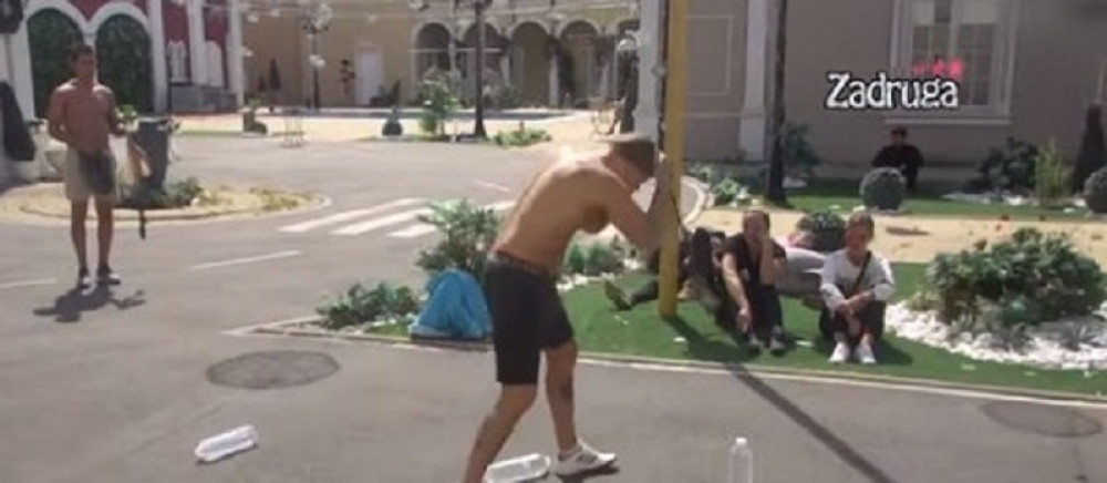 "Mensure ćutimo!" Ivana prozivala Ajdarpašića! Karić rušio sve pred sobom! (VIDEO)