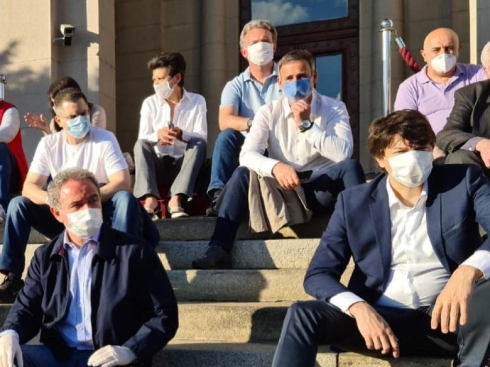 Kakvi crni mediji, vi ste nesposobni da pobedite