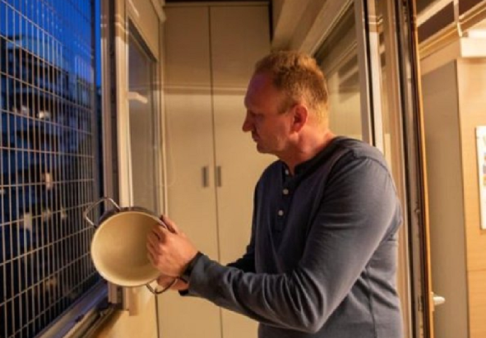 Bavio se Vučićevom decom, slao demonstrante pred Vesićevu zgradu, a njegova porodica u strahu