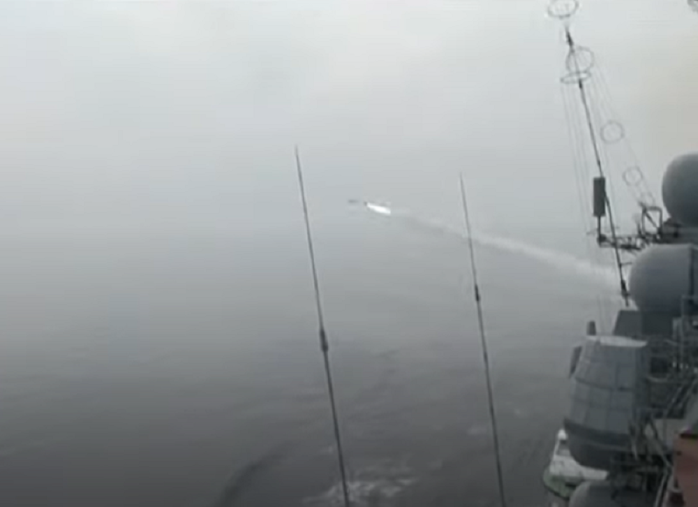 Ruska ratna mornarica izvršila iznenadni udar, neprijatelj na obali u rasulu! (VIDEO)