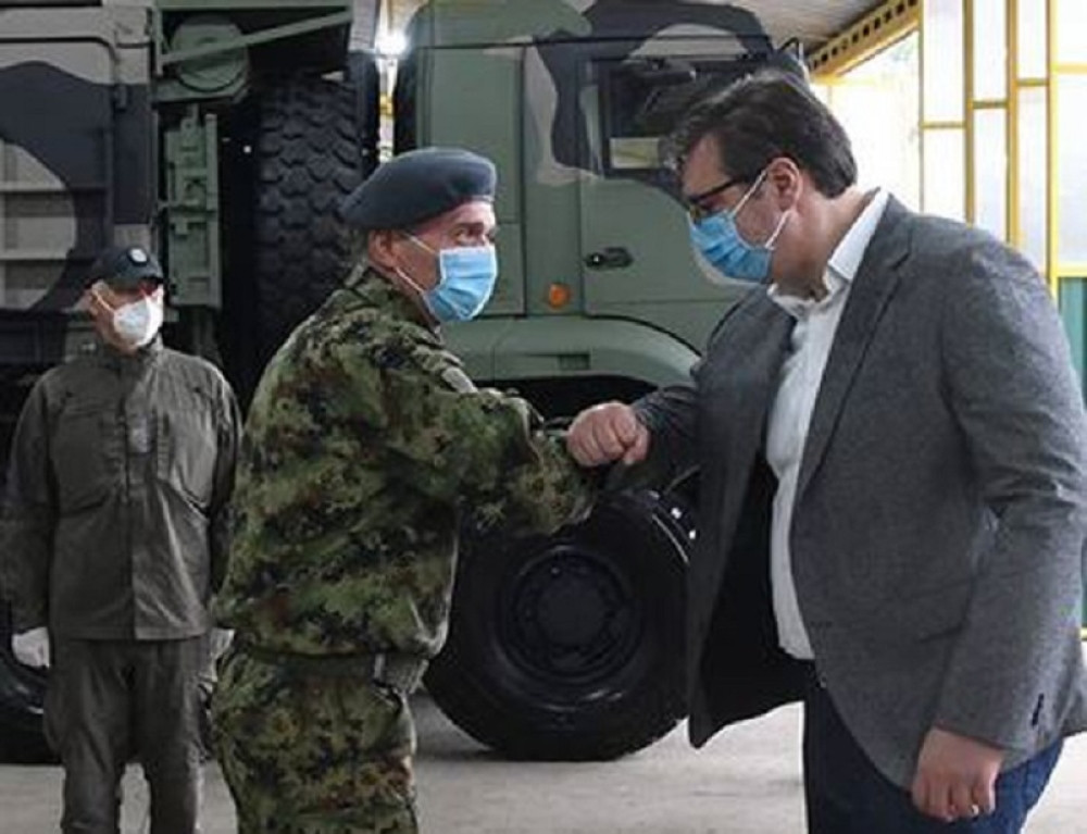 Predsednik Vučić u poseti čuvarima našeg neba