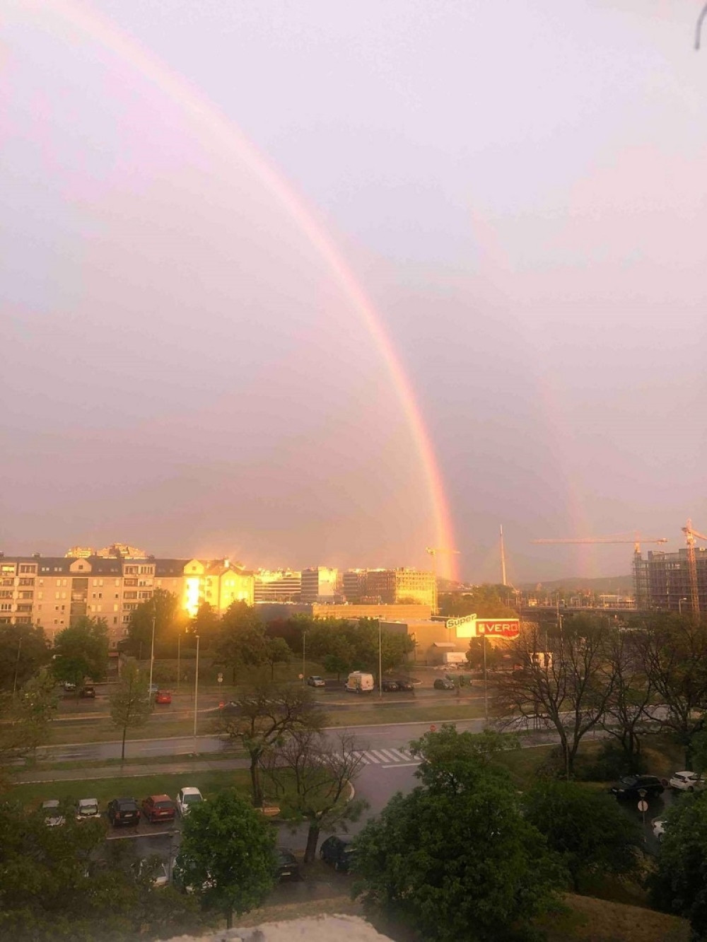 Ljudi uživali u retkoj prirodnoj pojavi (VIDEO)