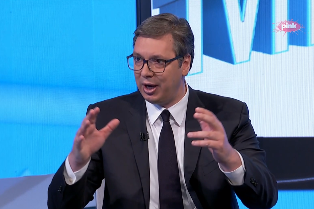 Vučić: Važno je da su šerpe i lonci hranom sve puniji, plate i penzije veće