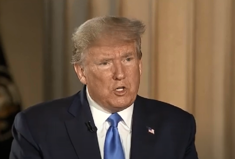 Tramp u panici, zbog ovoga mu se ljulja predsednička fotelja!