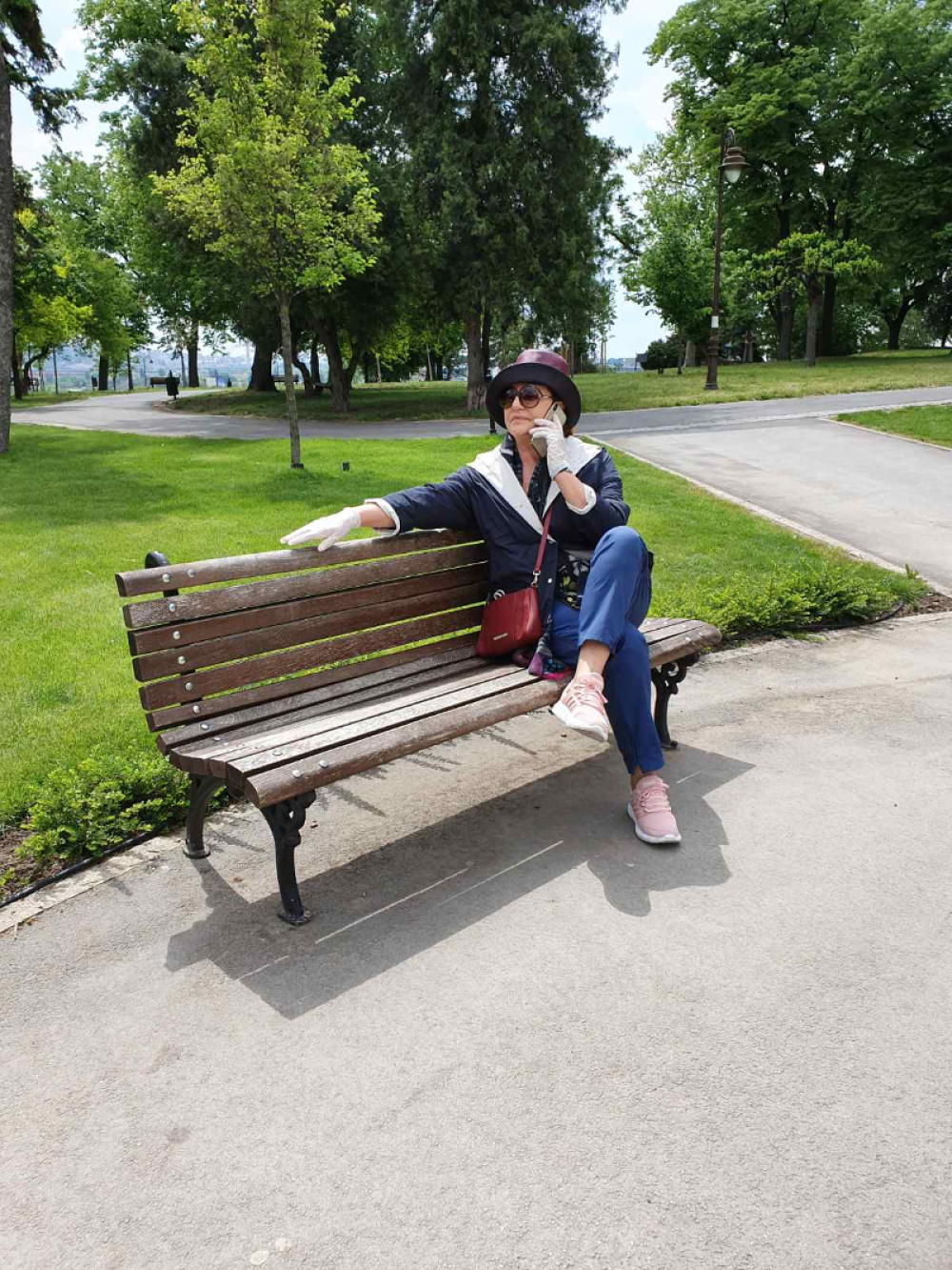 Ana Bekuta u trenerci šetala Kalemegdanom! (FOTO)