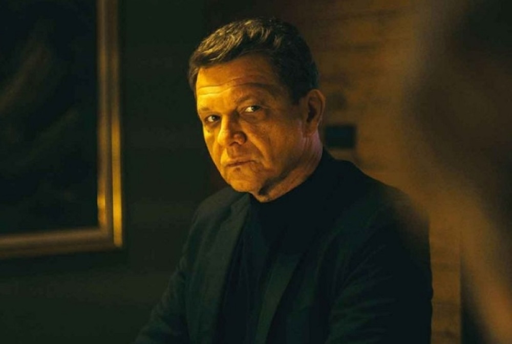 Bjelin sin je šmeker na tatu: Mladi Aleksej prvi put u vreloj sceni sa lepom koleginicom! (FOTO)