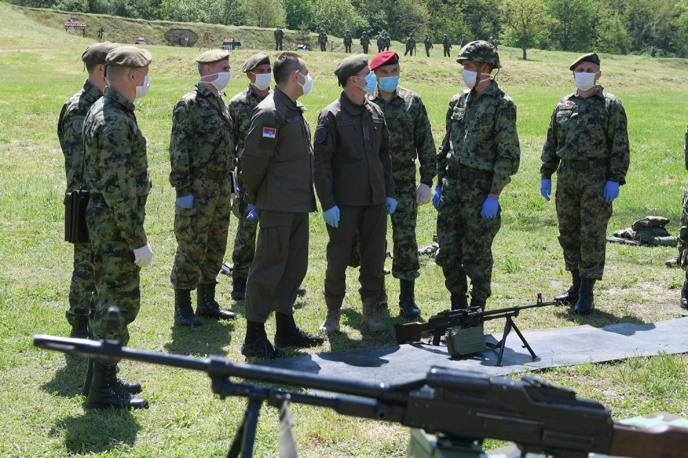 Ministar Vulin: Po naređenju vrhovnog komandanta, celokupna martovska klasa dobila unapređenje