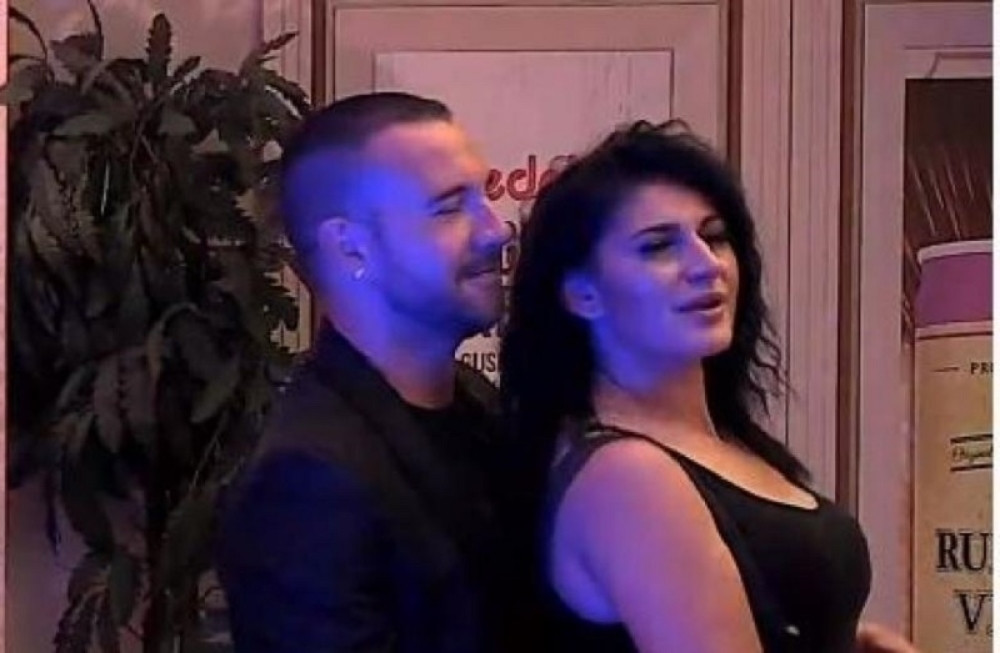 Oženjeni Darko Radovanović planira svadbu sa Aleksandrom Jakšić, a sada se u emisiju uključio njegov deda! Surovo im prekinuo romantične ideje!