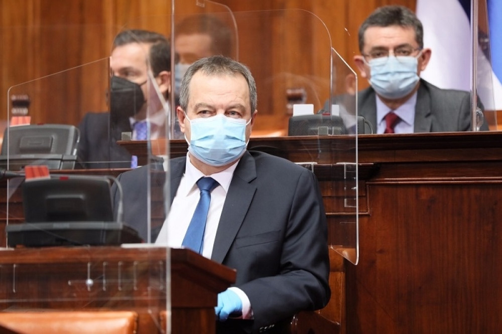 Dačiću, demagože, 30 godina si na državnim jaslama!