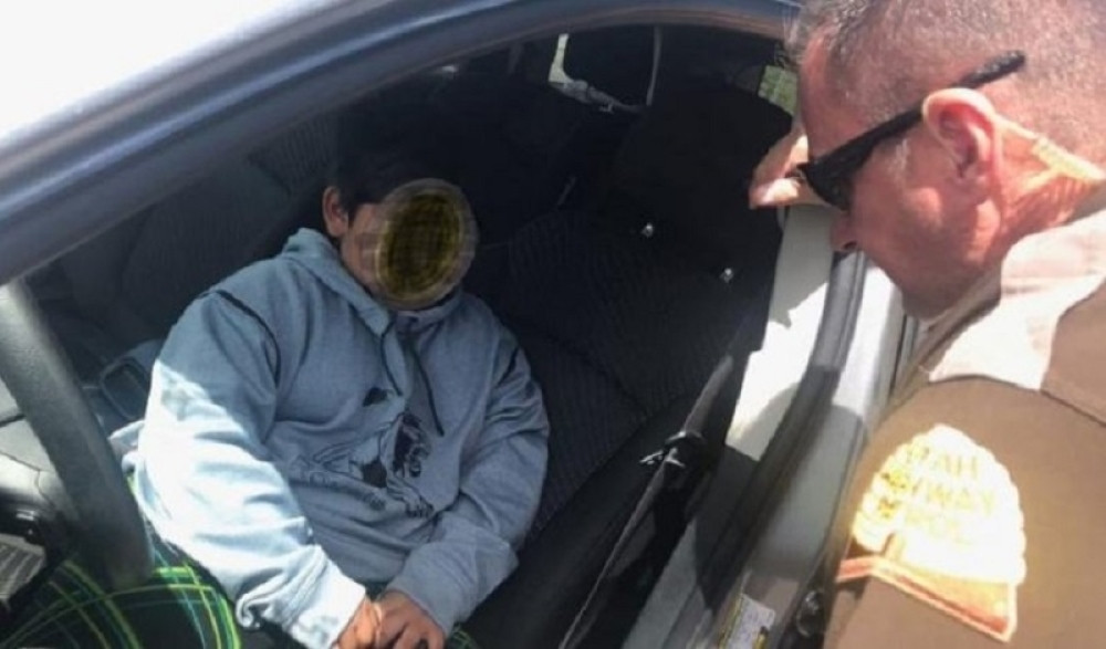 Kad su otvorili vrata, za volanom je bio dečak (5), a njegov izgovor ih je naterao na smejanje do suza (FOTO)
