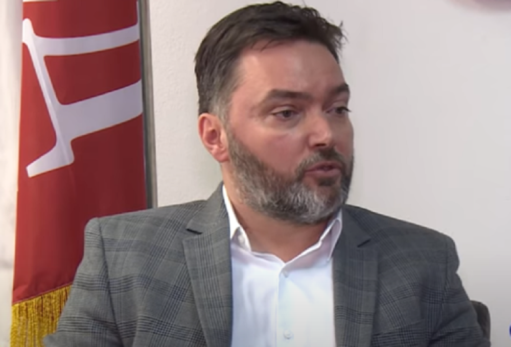 Četiri poslanička kluba zahtevaju smenu ministra Staše Košarca!