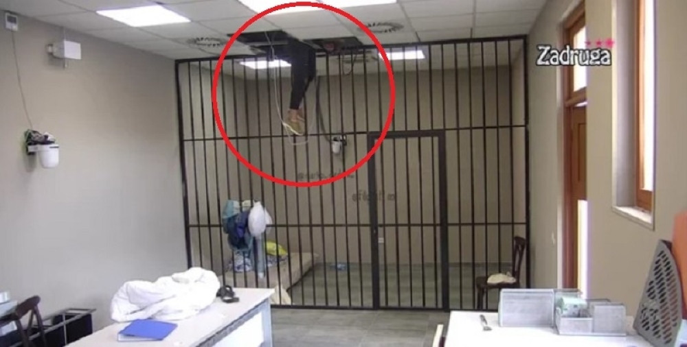 Nikola Orozović beži iz "Zadruge": Probio plafon i odmah na kapiju, niko ga nije sprečio (VDIEO)