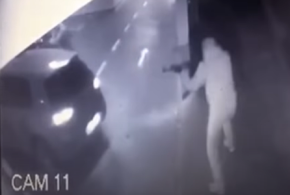 Ispaljeno 60 hitaca, ubice u belim odelima poslale jasnu poruku, a jedan detalj je posebna misterija (VIDEO)