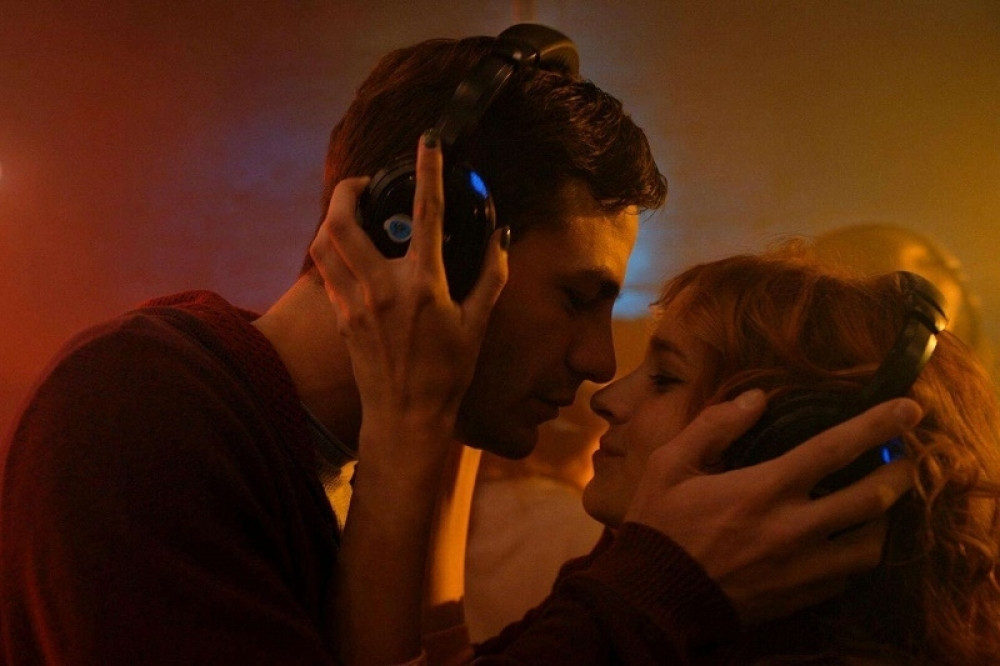 Snažana Bogdanović i Uliks Fehmiu u filmu "Sin" na onlajn bioskopu "MOJ OFF"