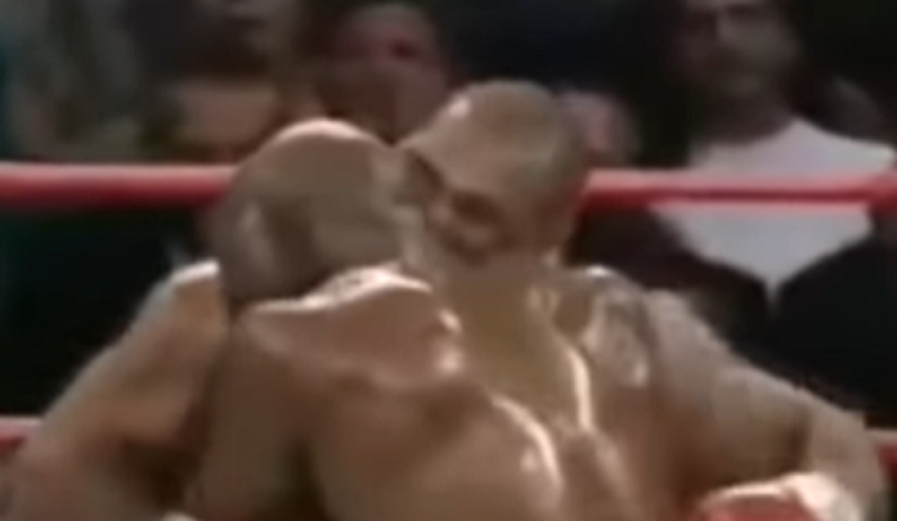U ring se vraća čovek kome je Tajson odgrizao uvo - da li se sprema repriza istorijskog meča? (VIDEO)