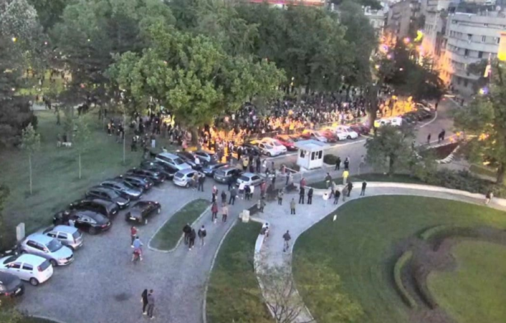 Najavljivali revoluciju, došlo ih manje od 400