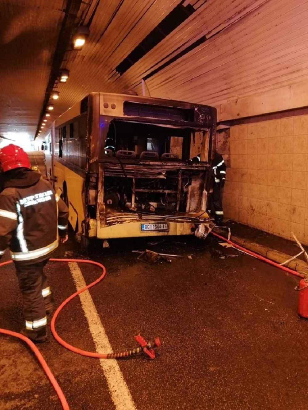 Zapalio se autobus na liniji 65, obustavljen saobraćaj u oba smera!