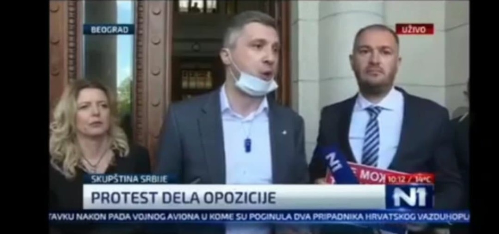 Obradović: Naša poslanica je napadnuta - Par sekundi kasnije, ona ga demantuje (VIDEO)