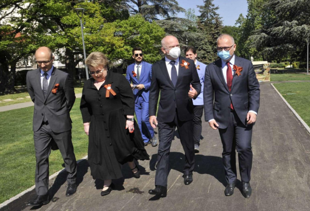 Položeni venci povodom 75. godišnjice od pobede saveznika u Drugom svetskom ratu (FOTO)