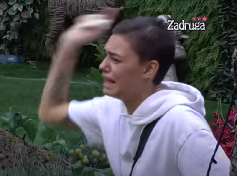 Imala infarkt! Majka Mensura Ajdarpašića u teškom zdravstvenom stanju zbog postupaka Mine Vrbaški!