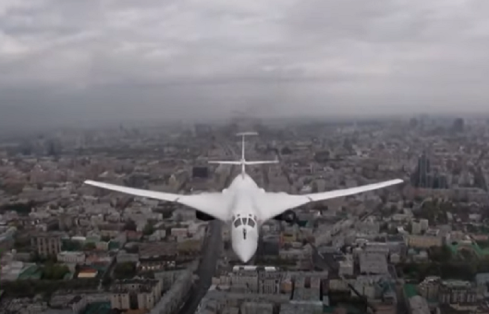 Paraju nebo nad ruskom prestonicom u čast heroja, a Putinu srce puno ljubavi prema otadžbini (VIDEO)