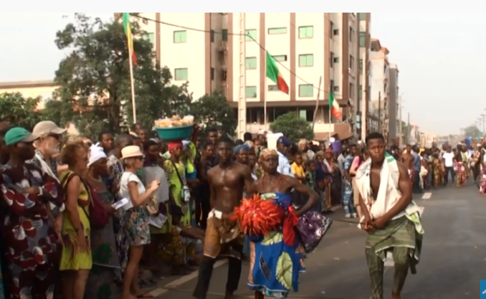 Vudu magijom se bore protiv koronavirusa (VIDEO)