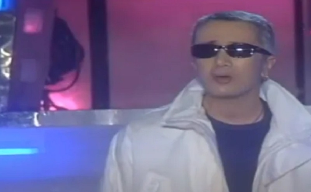 Poznati pevač ukrao Rođinu svesku sa pesmama, pa se okitio tuđim perjem!