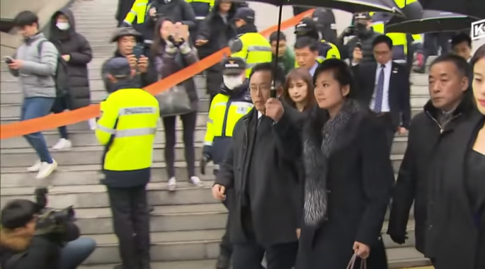 Ona je "direktorica događaja", bliska prijateljica Kim Džong Una i bivša ljubavnica njegovog oca (VIDEO)