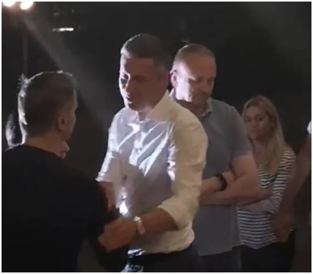 Đilas došao kod Boška da uzme koji politički poen, ali mu je okupljeni narod pokazao gde mu je mesto! (VIDEO)