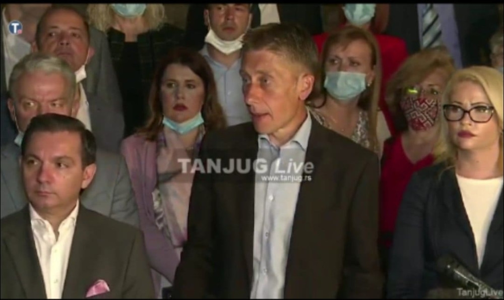 "Tuzilaštvo mora reagovati, Đilas je upravo odgurnuo policajca, da bi došao do Boška Obradovića"